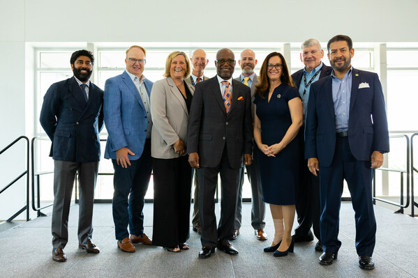 Representatives from Johnson Controls, HCSCC, NRG Park and Harris County, Texas at the sustainability initiative at NRG Park